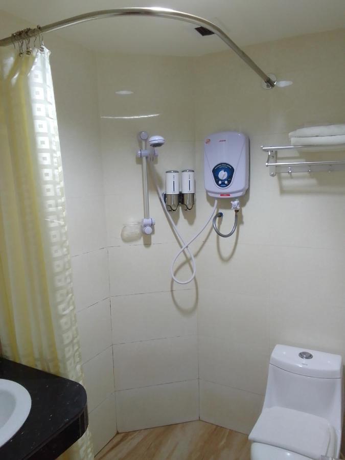 Super Oyo 90464 Borneo Suites Hotel 亞庇 外观 照片