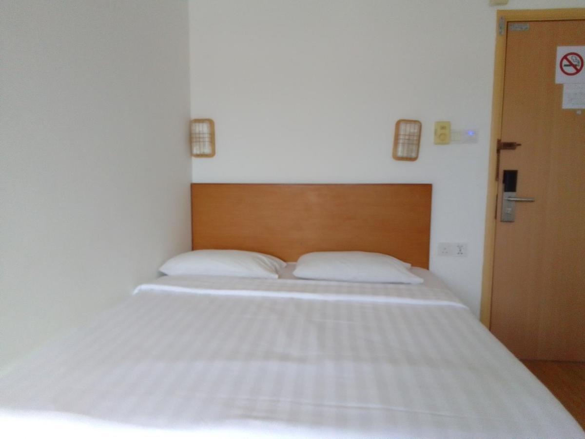 Super Oyo 90464 Borneo Suites Hotel 亞庇 外观 照片