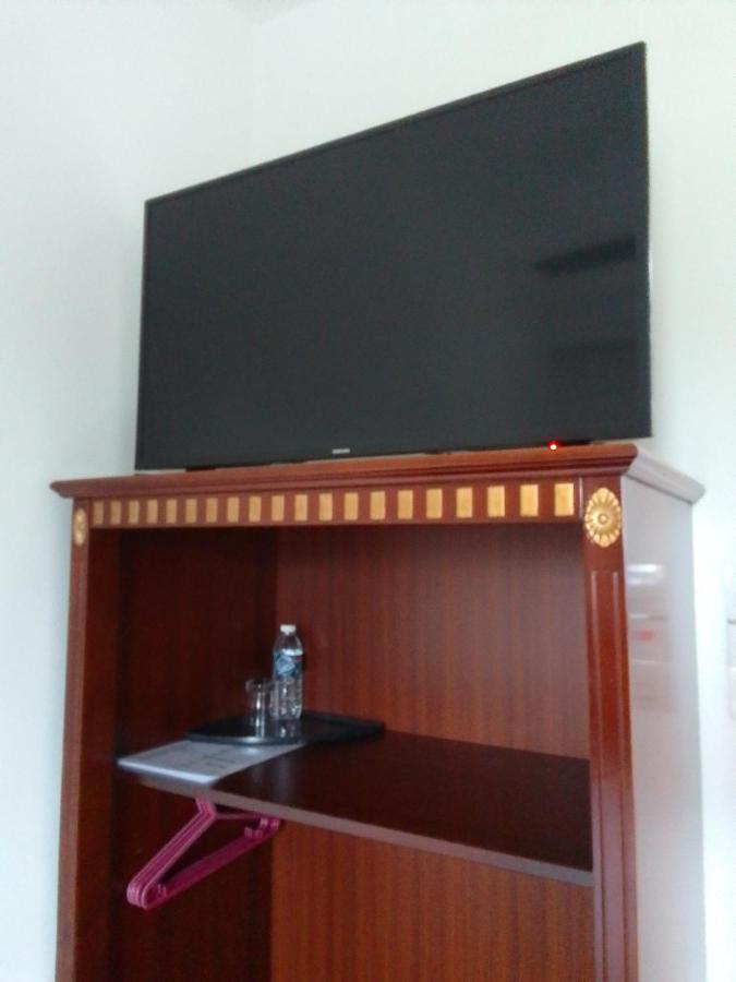 Super Oyo 90464 Borneo Suites Hotel 亞庇 外观 照片