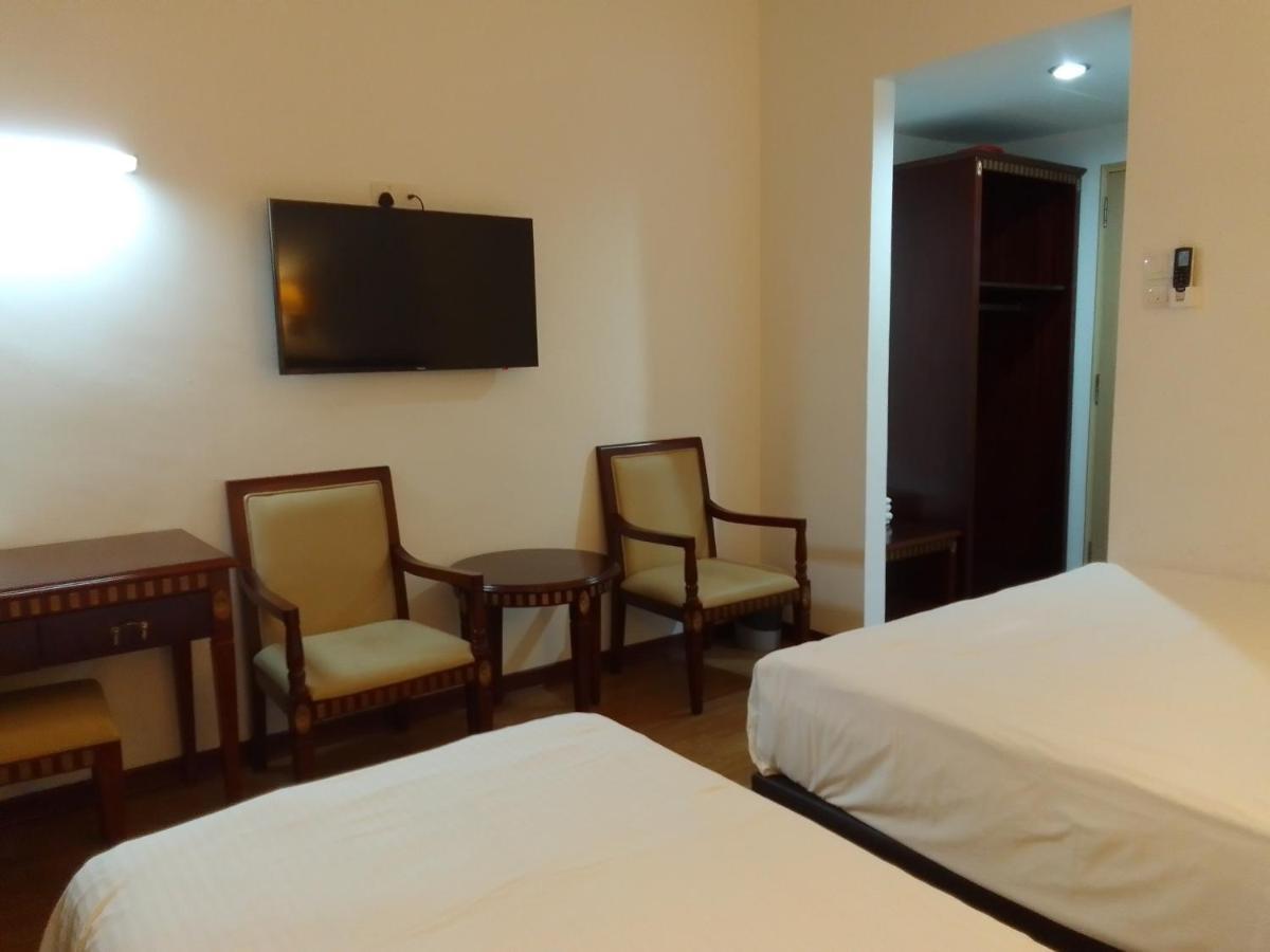 Super Oyo 90464 Borneo Suites Hotel 亞庇 外观 照片