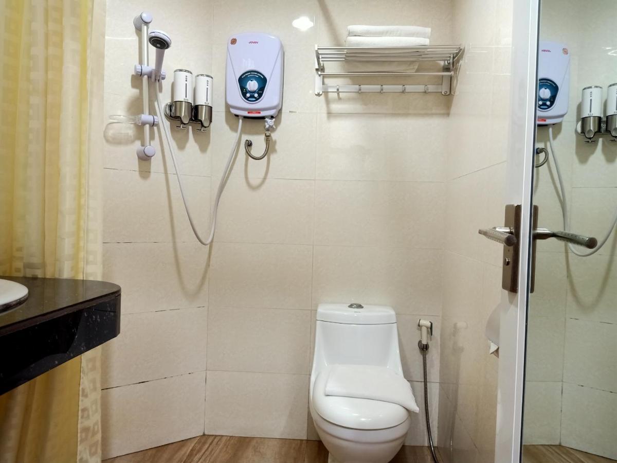 Super Oyo 90464 Borneo Suites Hotel 亞庇 外观 照片