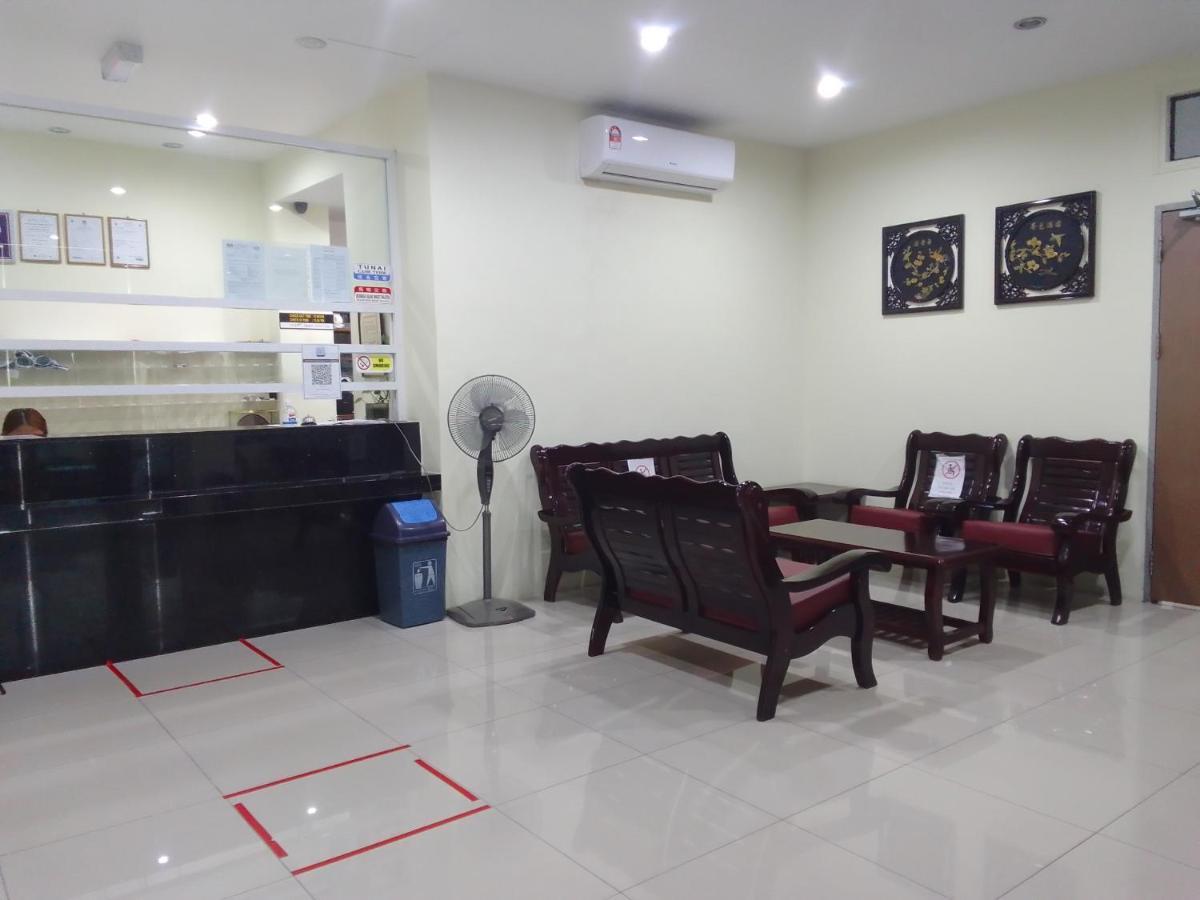 Super Oyo 90464 Borneo Suites Hotel 亞庇 外观 照片