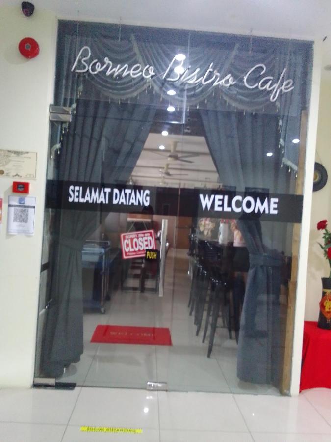 Super Oyo 90464 Borneo Suites Hotel 亞庇 外观 照片