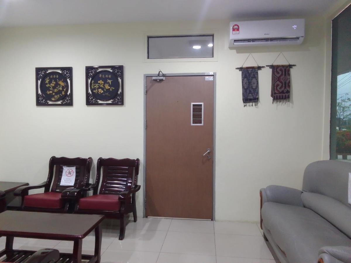 Super Oyo 90464 Borneo Suites Hotel 亞庇 外观 照片
